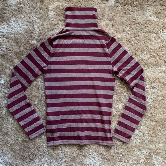 Small Casual Red Striped Hollister Turtle Neck